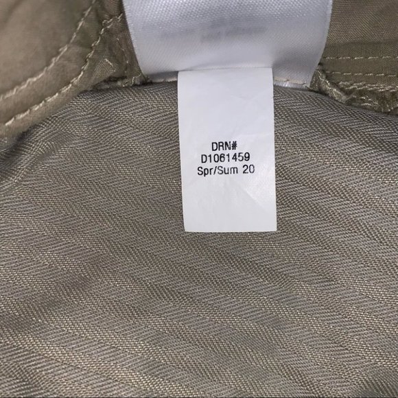 Eddie Bauer Shorts Women’s Size 12 US Light Khaki Hiking Outdoors “Aspire” Chino - Picture 9 of 9